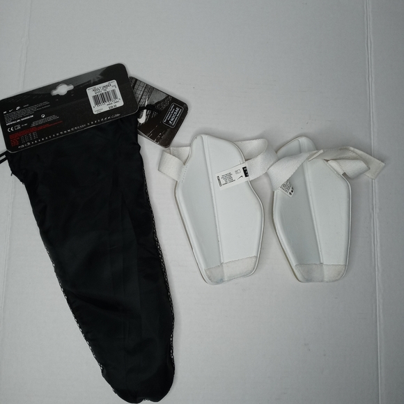 Nike Protegga Flex shin guard adult size small - Picture 4 of 6